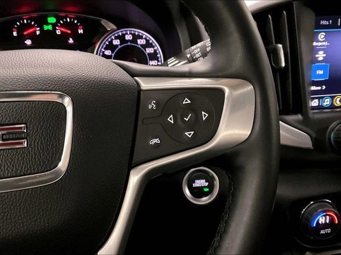 Used 2024 GMC Terrain SLT image 18