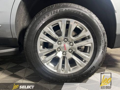 Used 2025 GMC Yukon Denali AWD/4WD image 33