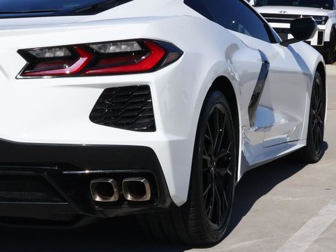 Used 2025 Chevrolet Corvette Stingray Coupe w/ 1LT image 12