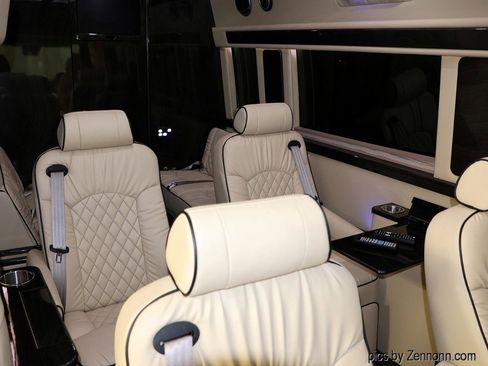 Used 2018 Mercedes-Benz Sprinter 3500 image 33