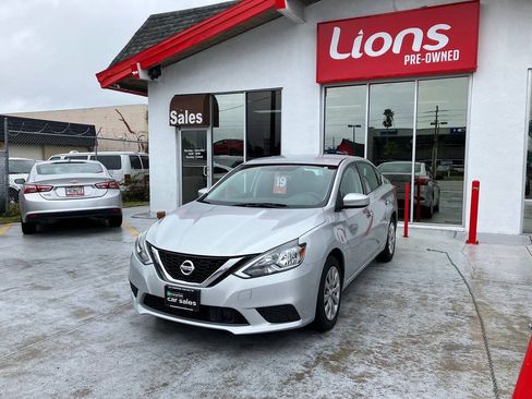 Used 2019 Nissan Sentra S FWD image 3