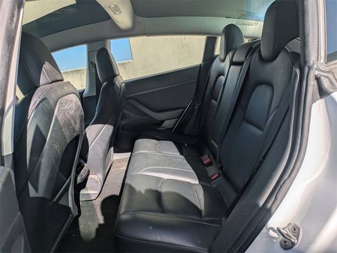 Used 2021 Tesla Model 3 Standard Range Plus image 13