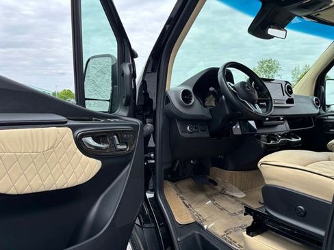 Used 2021 Mercedes-Benz Sprinter 3500 image 19