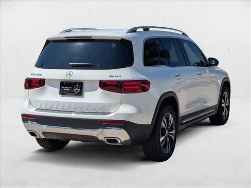 New 2025 Mercedes-Benz GLB 250 GLB 250 image 2