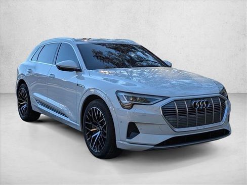 Used 2022 Audi e-tron Premium Plus w/ Premium Plus Package image 8