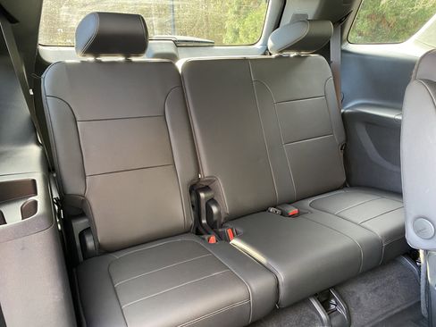 Used 2023 Chevrolet Traverse Premier image 39