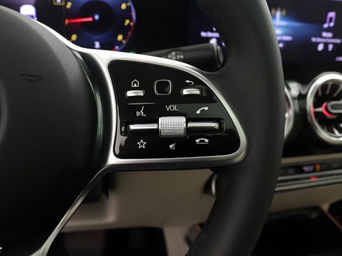 Certified 2023 Mercedes-Benz GLA 250 image 12