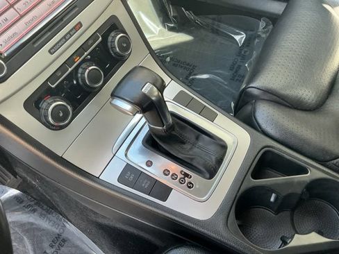 Used 2010 Volkswagen Passat Komfort FWD image 26