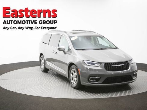 Used 2022 Chrysler Pacifica Limited image 48