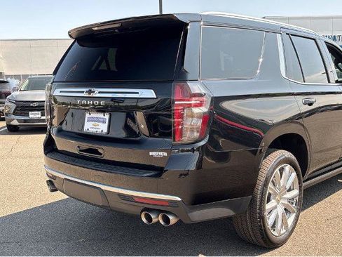 Used 2023 Chevrolet Tahoe High Country w/ Premium Package 2 AWD/4WD image 11