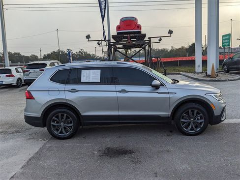 Certified 2023 Volkswagen Tiguan SE image 9