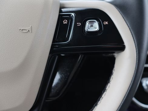 Used 2025 Lincoln Corsair AWD image 17