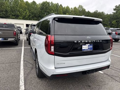Used 2025 Ford Expedition Active AWD/4WD image 11