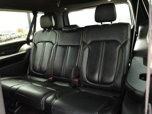 Used 2024 Jeep Wagoneer L Series II AWD/4WD image 27