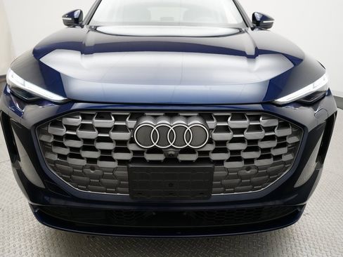 Used 2025 Audi Q5 Premium Plus w/ Premium Plus image 4