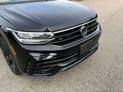 Used 2024 Volkswagen Tiguan SE R-Line AWD/4WD image 8