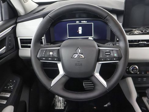 New 2025 Mitsubishi Outlander SEL image 39
