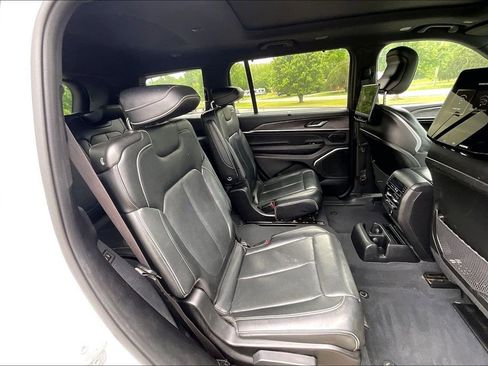 Used 2023 Jeep Grand Cherokee L Overland w/ Luxury Tech Group IV AWD/4WD image 26