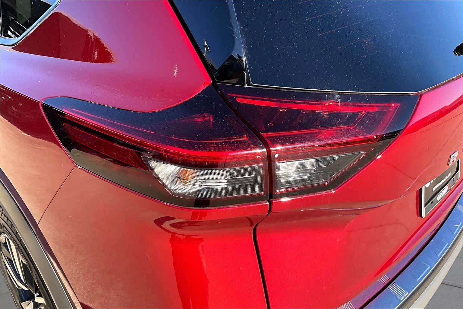 Used 2021 Nissan Rogue SL FWD image 27