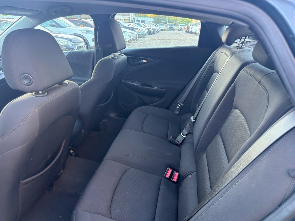 Used 2020 Chevrolet Malibu LS w/ Driver Confidence Package II FWD image 4
