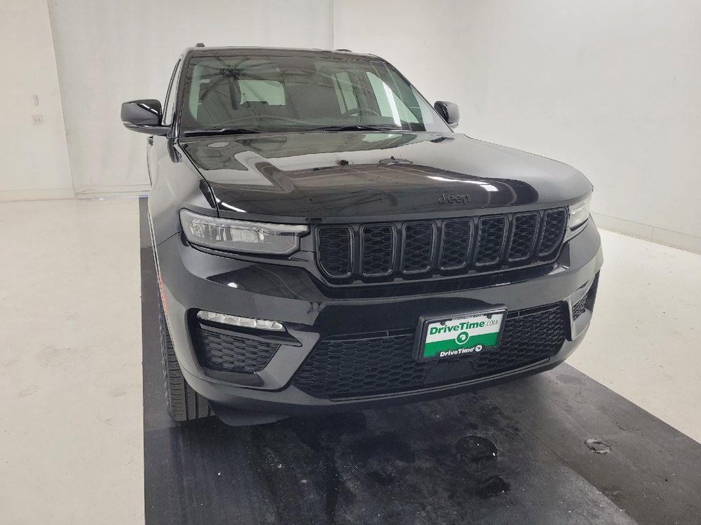 Used 2023 Jeep Grand Cherokee Limited w/ Black Appearance Package AWD/4WD image 14