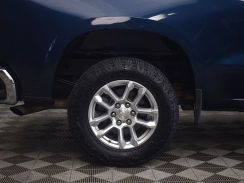 Used 2022 Chevrolet Silverado 1500 LT AWD/4WD image 32