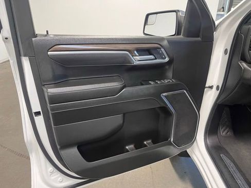 Used 2025 Chevrolet Silverado 1500 LT image 24