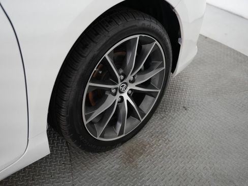 Used 2015 Toyota Camry XSE w/ Advanced Technology Package FWD image 57