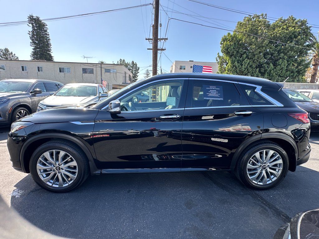 Used 2023 INFINITI QX50 Luxe FWD image 3