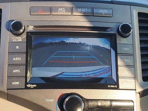 Used 2015 Toyota Venza LE image 30