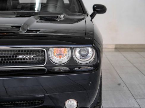 Used 2009 Dodge Challenger SRT8 w/ SRT Option Group II RWD image 37