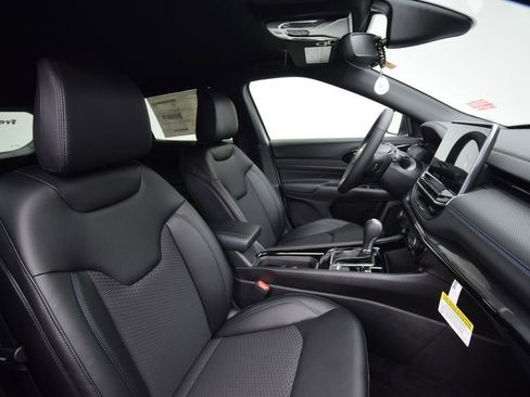 New 2026 Jeep Compass Latitude image 16