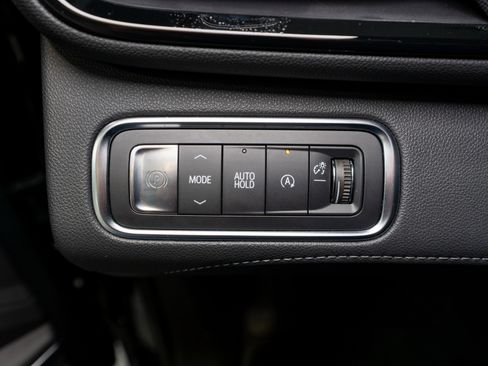 Used 2025 Buick Enclave Preferred image 31