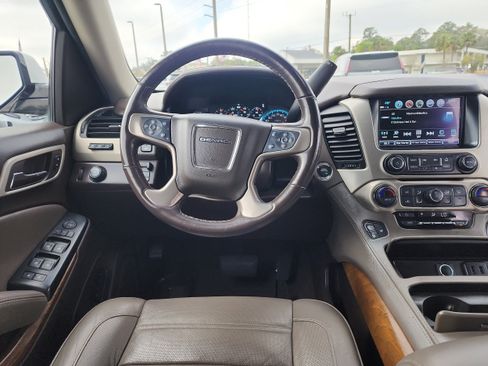 Used 2019 GMC Yukon Denali w/ Denali Ultimate Package image 12