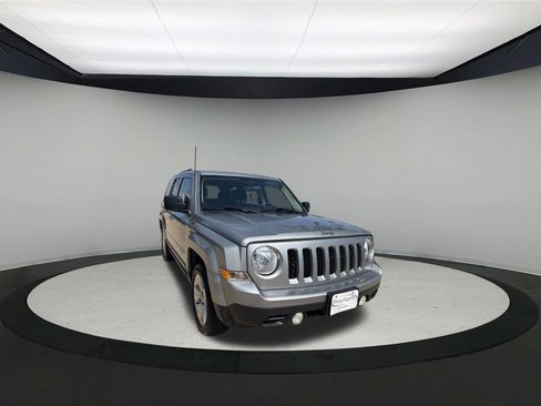 Used 2015 Jeep Patriot Latitude AWD/4WD image 1