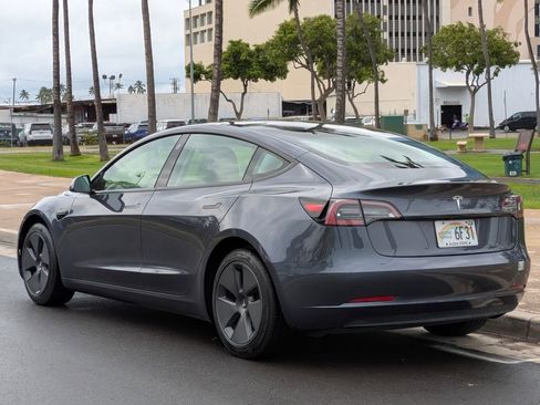 Used 2023 Tesla Model 3 Standard Range image 3