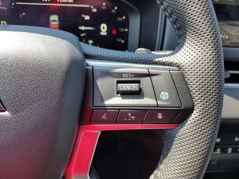 New 2025 Mitsubishi Outlander SE image 29