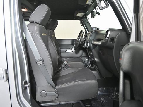 Used 2014 Jeep Wrangler Unlimited Sahara w/ Connectivity Group image 13