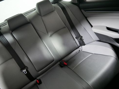 Used 2019 Honda Accord LX image 14