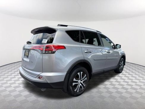 Used 2016 Toyota RAV4 LE FWD image 5