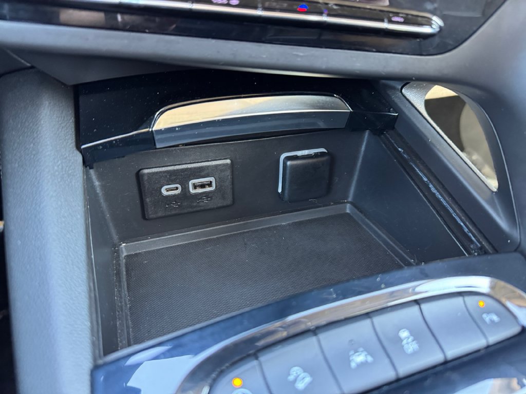 Used 2021 Buick Envision Essence w/ Sport Touring Package AWD/4WD image 24