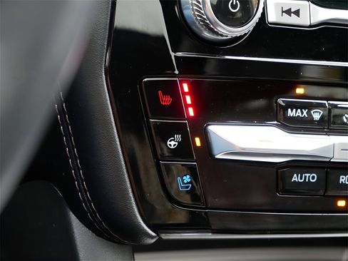 Used 2023 Ford Explorer Platinum w/ Technology Package image 26