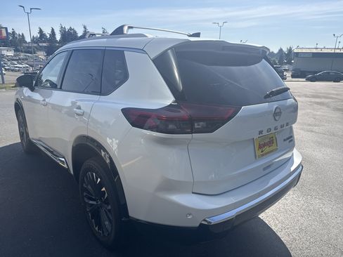 New 2026 Nissan Rogue Platinum AWD/4WD image 3