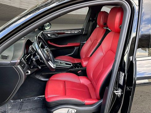 Used 2018 Porsche Macan AWD/4WD image 20
