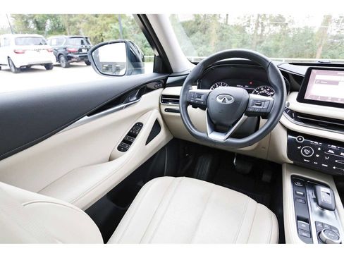 Used 2025 INFINITI QX60 Pure image 6
