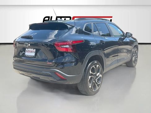 Used 2024 Chevrolet Trax RS w/ Sunroof Package FWD image 7