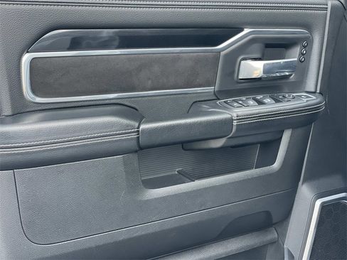 Used 2022 RAM 2500 Laramie w/ Night Edition image 19