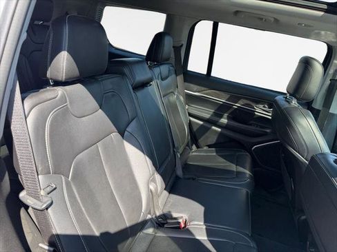 Certified 2022 Jeep Grand Cherokee L Limited AWD/4WD image 29