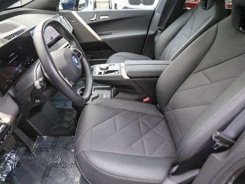 Used 2025 BMW iX xDrive50 w/ Premium Package image 13