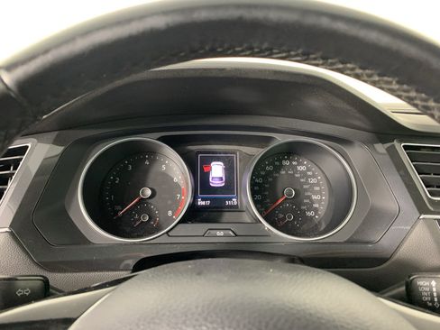 Used 2018 Volkswagen Tiguan SE w/ Panoramic Sunroof Package FWD image 22